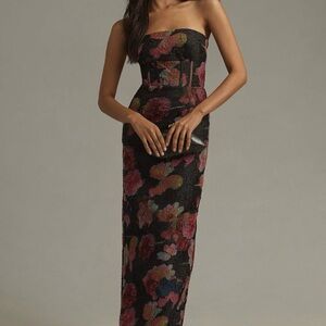 ML Monique Lhuillier Demi Strapless
Maxi Dress